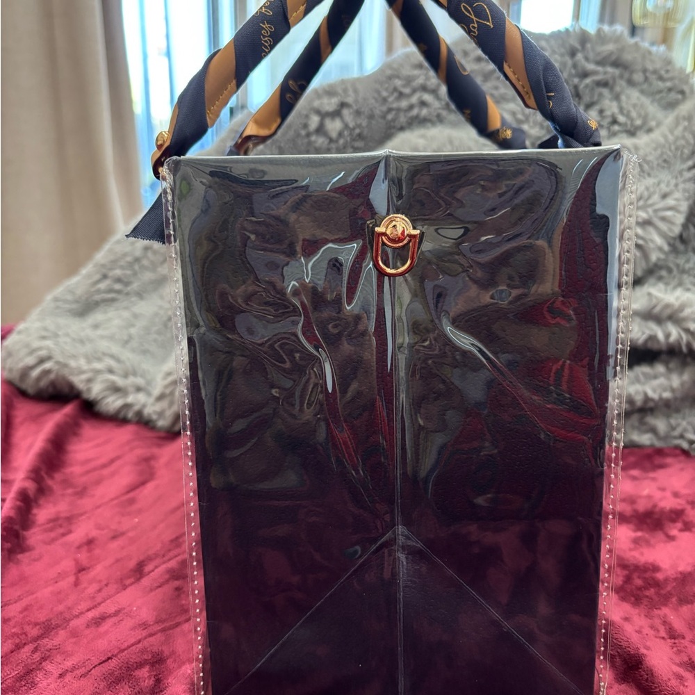 Louis Vuitton Black and Gold Tote Bag - Picture 5 of 12